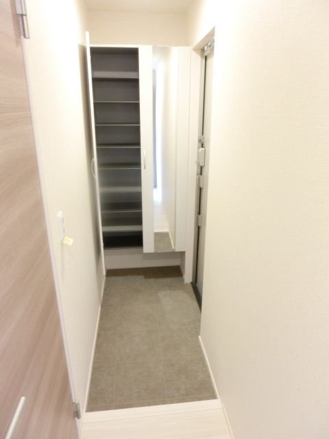 玄関　シューズボックス付きの玄関です！