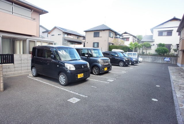 駐車場　駐車場