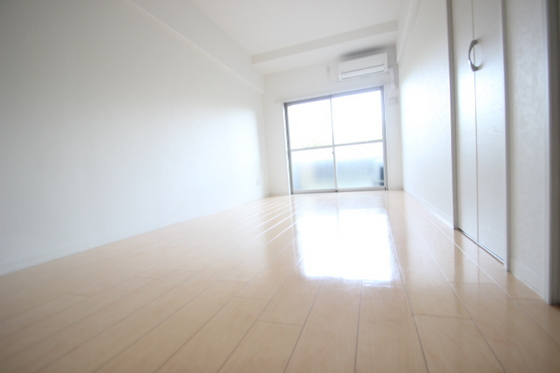 居室・リビング　※別部屋の写真です