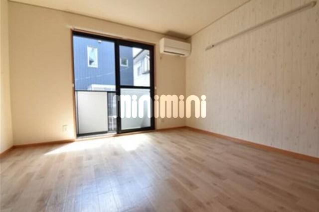 居室・リビング　日当たり良好！