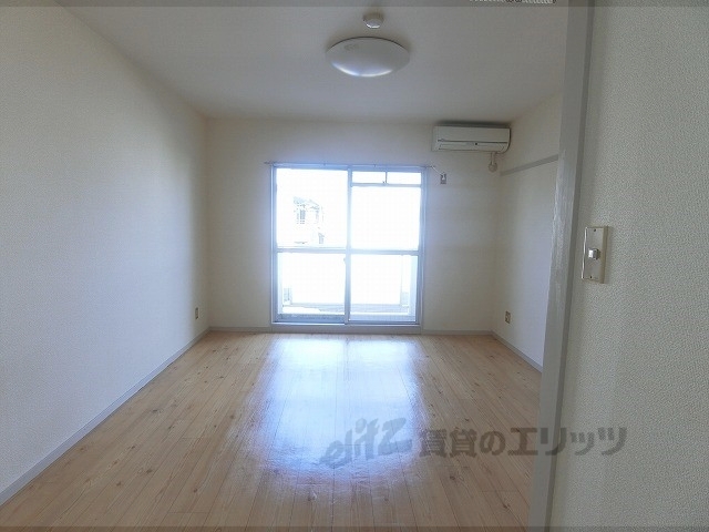 居室・リビング　居室