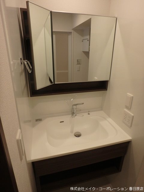 洗面設備　写真は同型タイプ