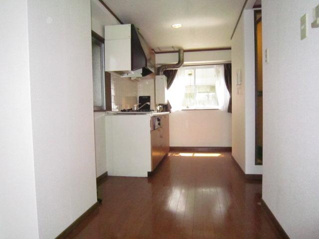 その他　ゆとりのあるキッチンスペース