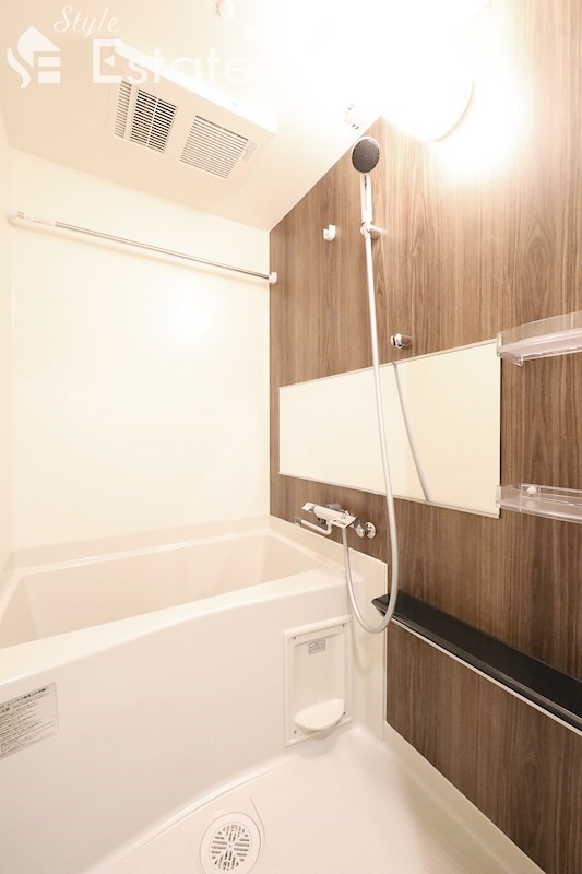 バス・シャワールーム　バスルーム