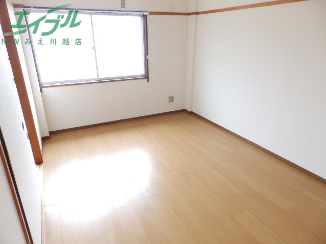 居室・リビング　同型参考写真