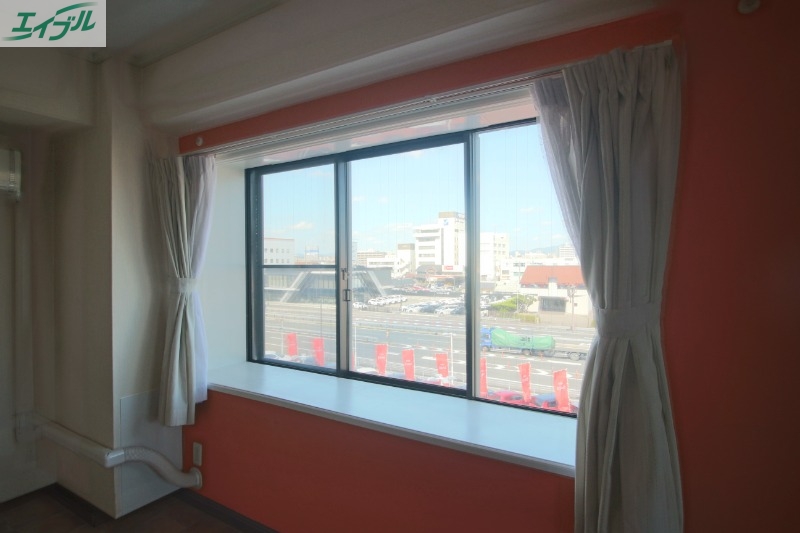 その他部屋・スペース　出窓