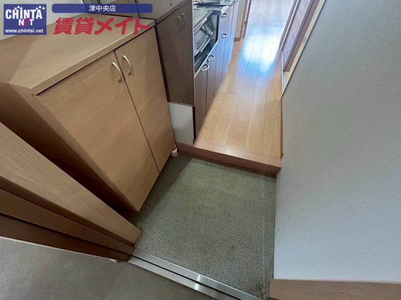 玄関　同型参考写真