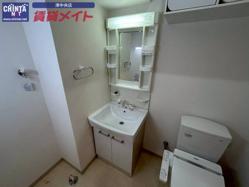 洗面設備　反転タイプ参考写真