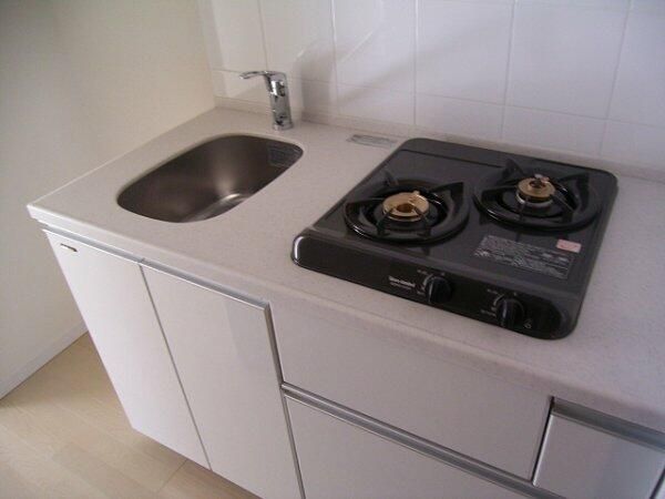 キッチン　※別部屋参考写真