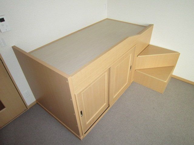 その他部屋・スペース　ベット付/ベット下部収納庫