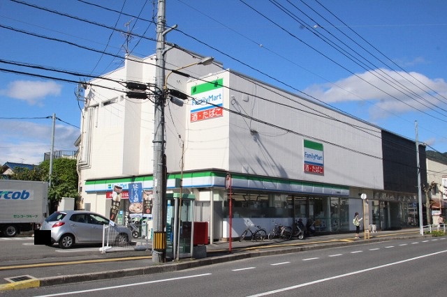 コンビニ　ファミリーマート 安芸鶴江店（コンビニ）まで268m
