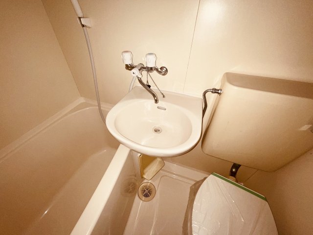 洗面設備　脱衣スペースもあります