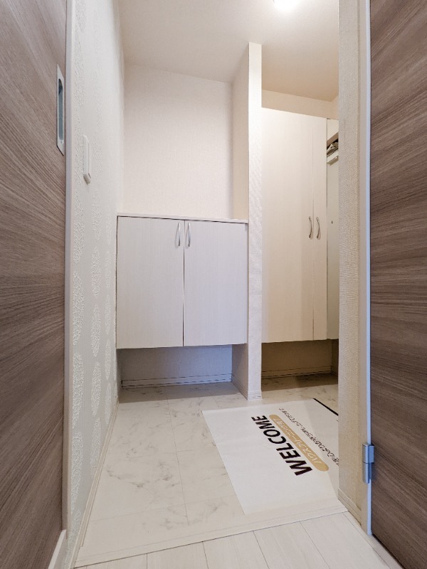 玄関　図面と現状に相違がある場合には現状を優先