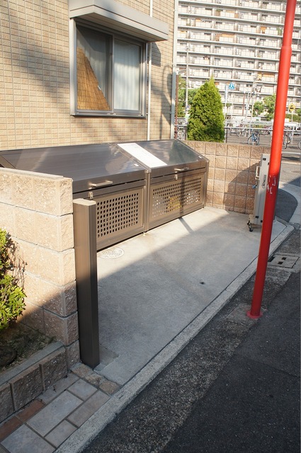 エントランス　ゴミ置き場♪