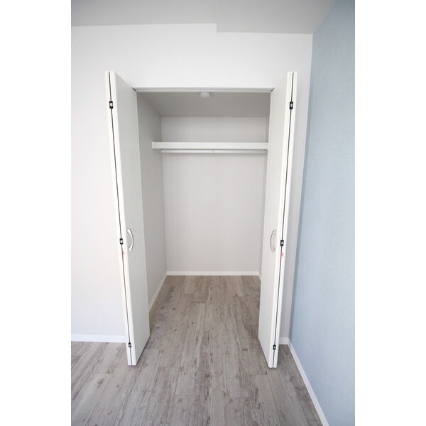 収納　奥行きのあるウォークインクローゼットです！