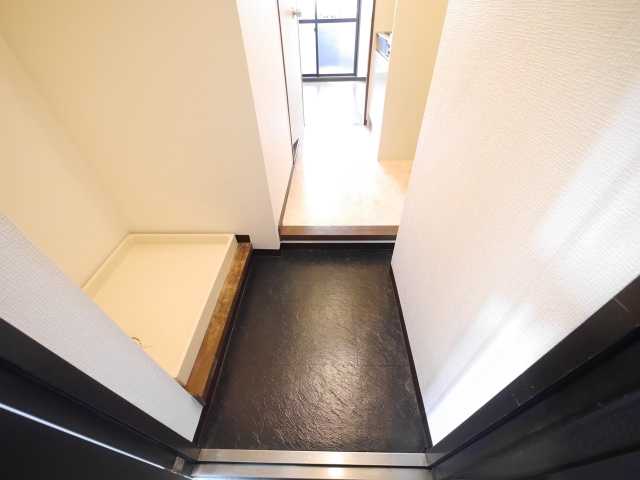 玄関　フォレスタ御苑前