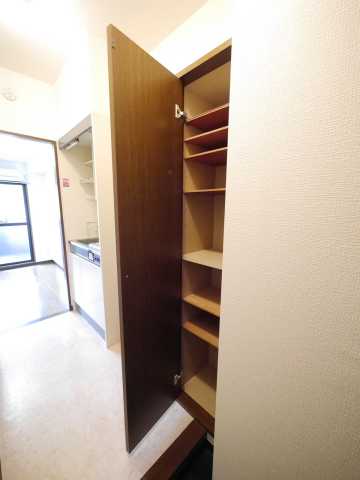 収納　フォレスタ御苑前