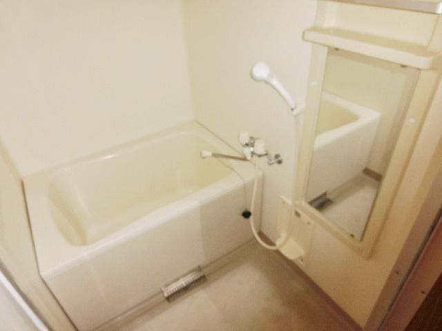 バス・シャワールーム　1日の疲れを洗い流すバスルーム