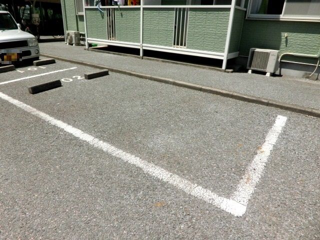 駐車場　敷地内駐車場ございます。