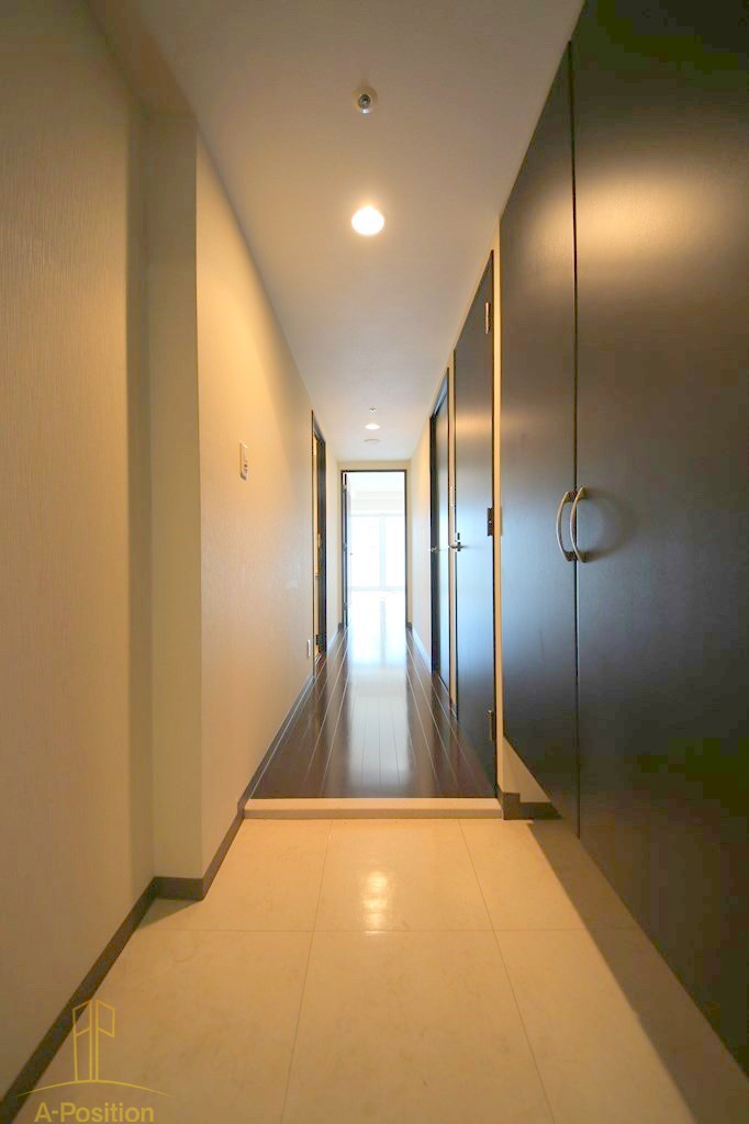 玄関　船場ミッドキューブ