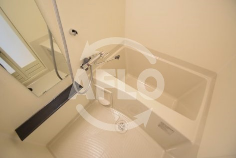 バス・シャワールーム　プレサンス上町台クレスト　浴室