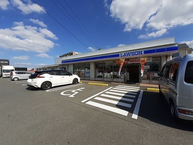 コンビニ　ローソン大城1丁目店（コンビニ）まで750m
