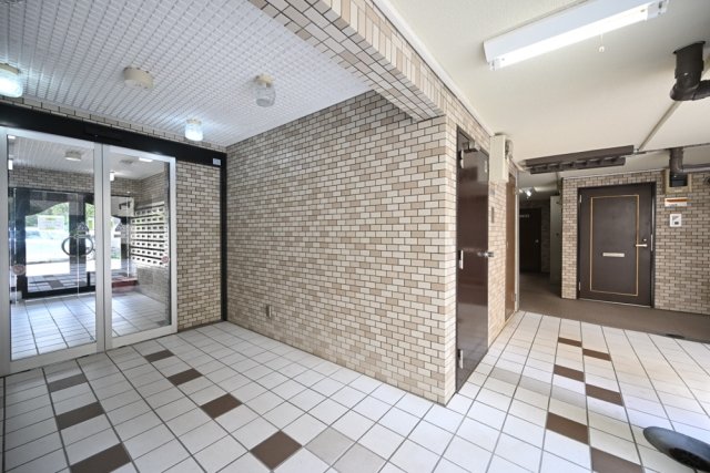 エントランス　清潔なエントランスです