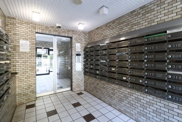 エントランス　清潔なエントランスです