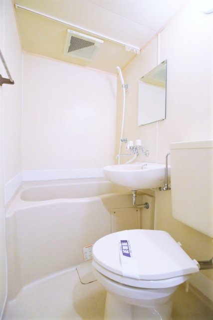 バス・シャワールーム　お風呂で日々の疲れを落としましょう