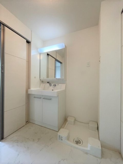 洗面設備　同物件別号室の写真です。