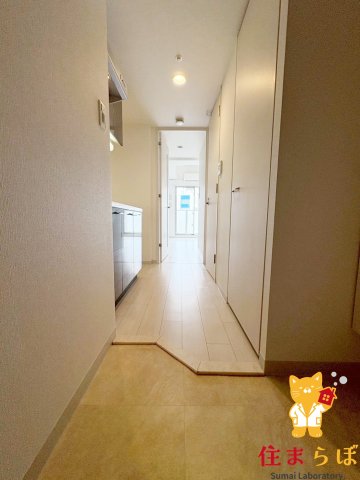 玄関　「気になったら、LINEで気軽に相談できますよ。」