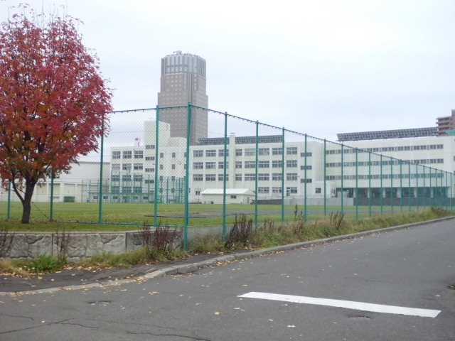 高校・高専　北海道札幌東商業高校（高校・高専）まで879m