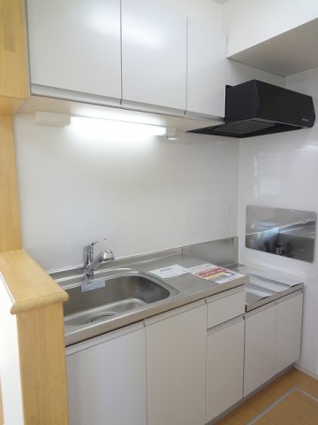 キッチン　コンパクトなキッチンで掃除もラクラク