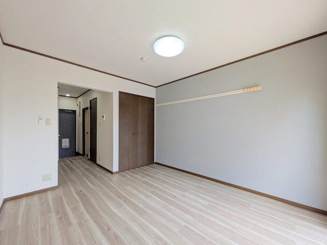 居室・リビング　別号室参考写真