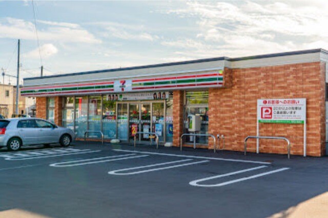 コンビニ　セブンイレブン札幌北26条東21丁目店（コンビニ）まで181m