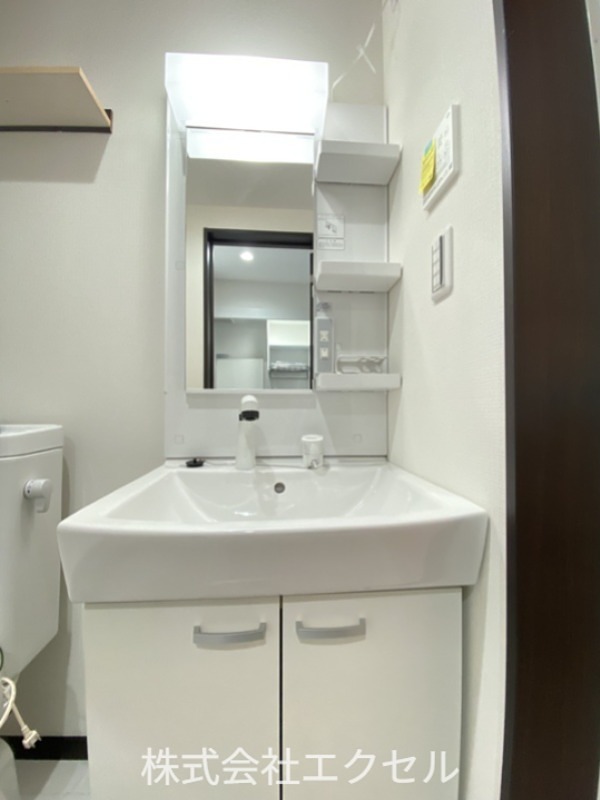 洗面設備　独立洗面台です