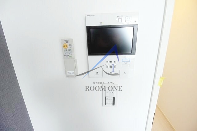 セキュリティ　モニター付きインターホンです。