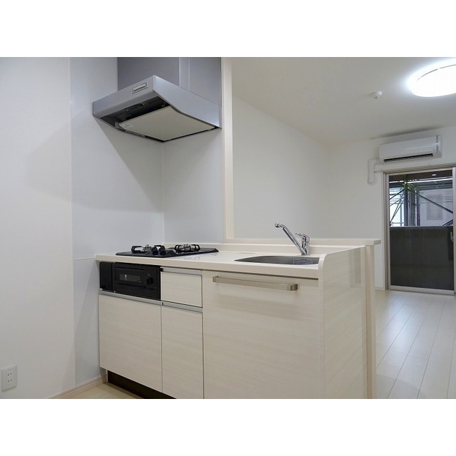 キッチン　※別部屋写真、現況優先