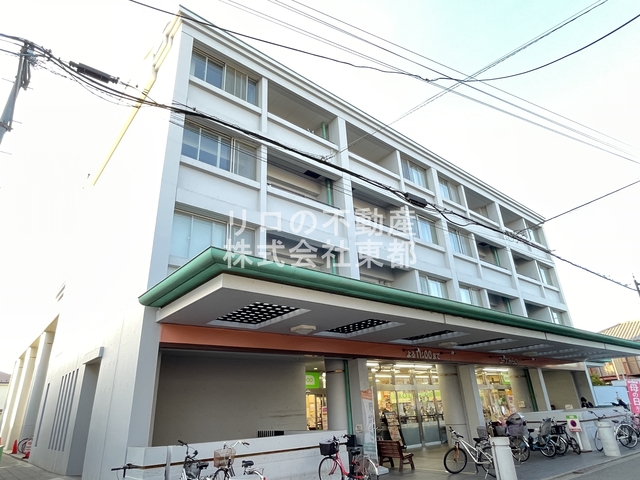 建物外観　１階部分はコープとうきょうです！