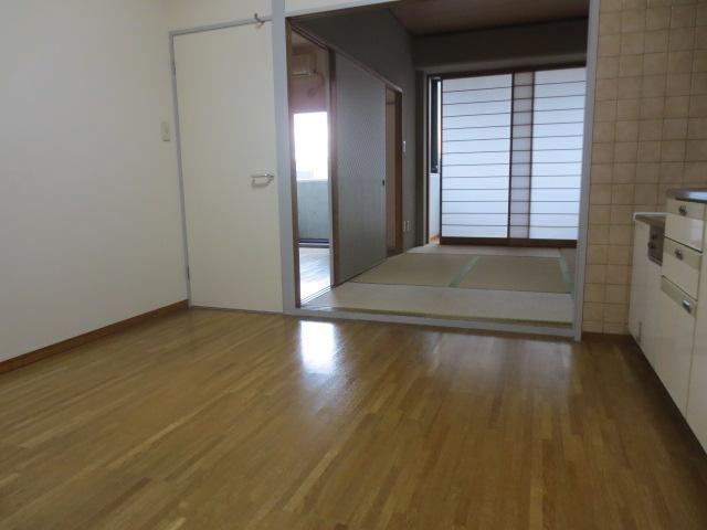 居室・リビング　ＤＫから和室