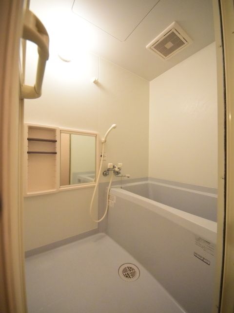 バス・シャワールーム　★★清潔感の有るバスルーム★★