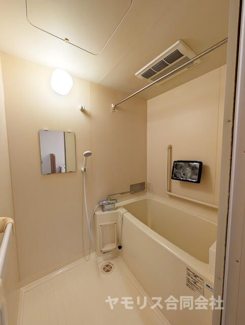 バス・シャワールーム　※別部屋参考写真