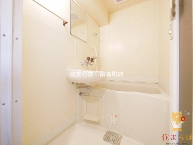 バス・シャワールーム　「見た目じゃなく、心に“しっくりくる”を大切に。」