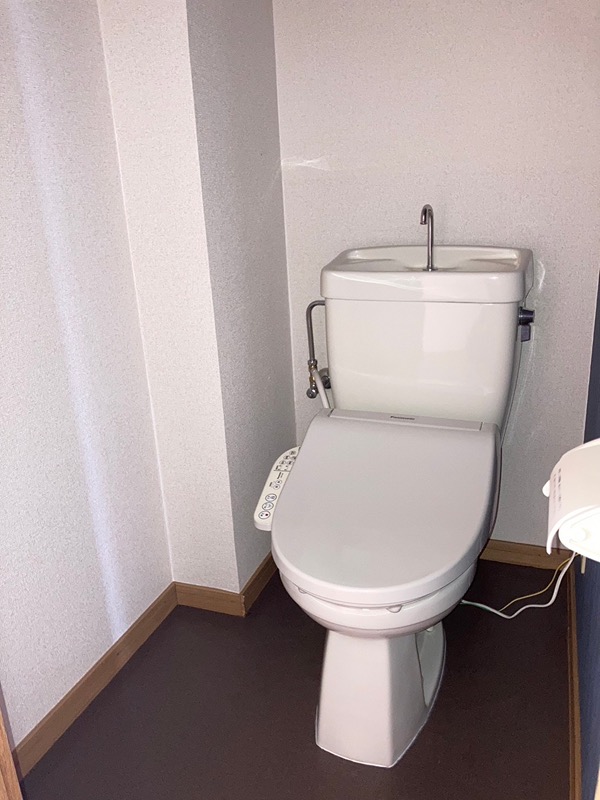 トイレ　※入居中につきイメージ。