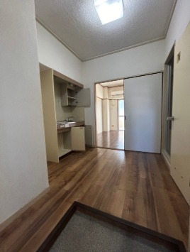 玄関　現状を優先します