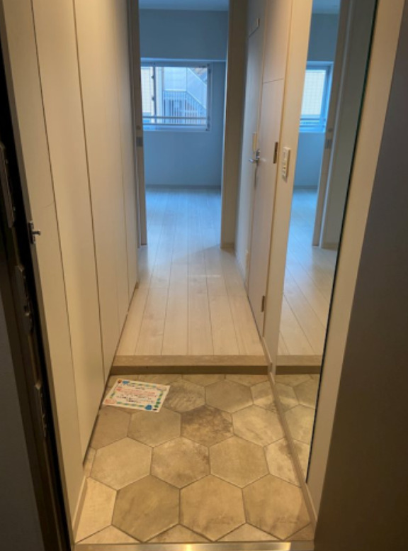 玄関　※別部屋参照写真