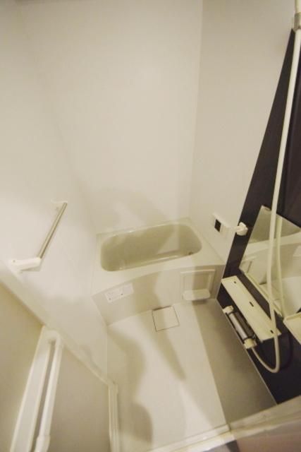 バス・シャワールーム　★お風呂で一日の疲れを癒してください★