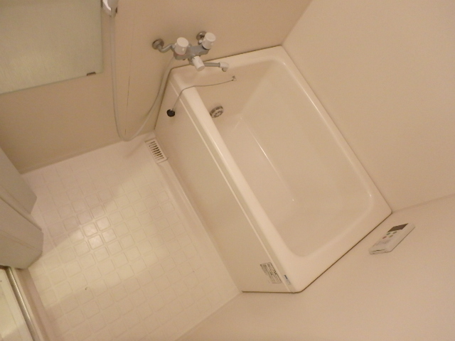 バス・シャワールーム　追炊き機能付きバスルーム。