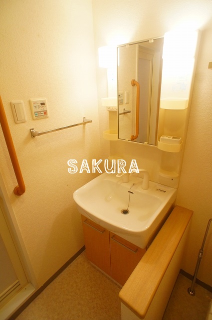 洗面設備　身支度に便利な洗面台♪