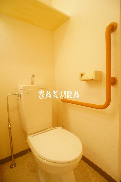 トイレ　落ち着いた色調のトイレです♪